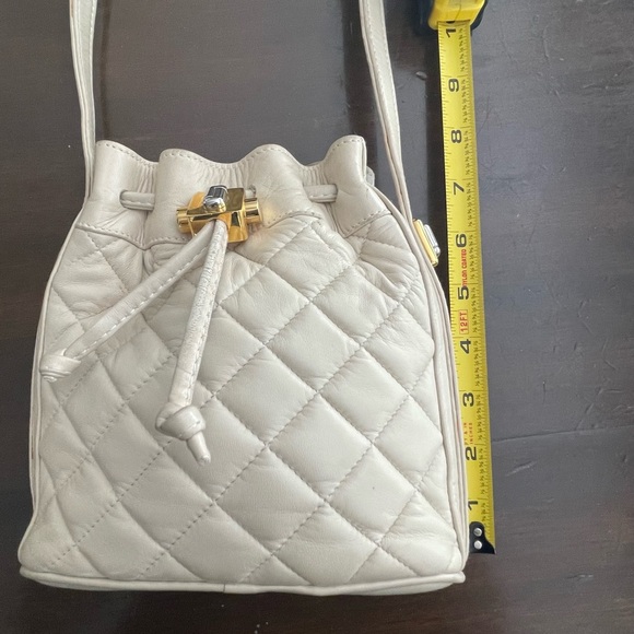 JUDITH LEIBER AUTHENTIC VINTAGE LEATHER CROSSBODY BAG - Picture 11 of 16